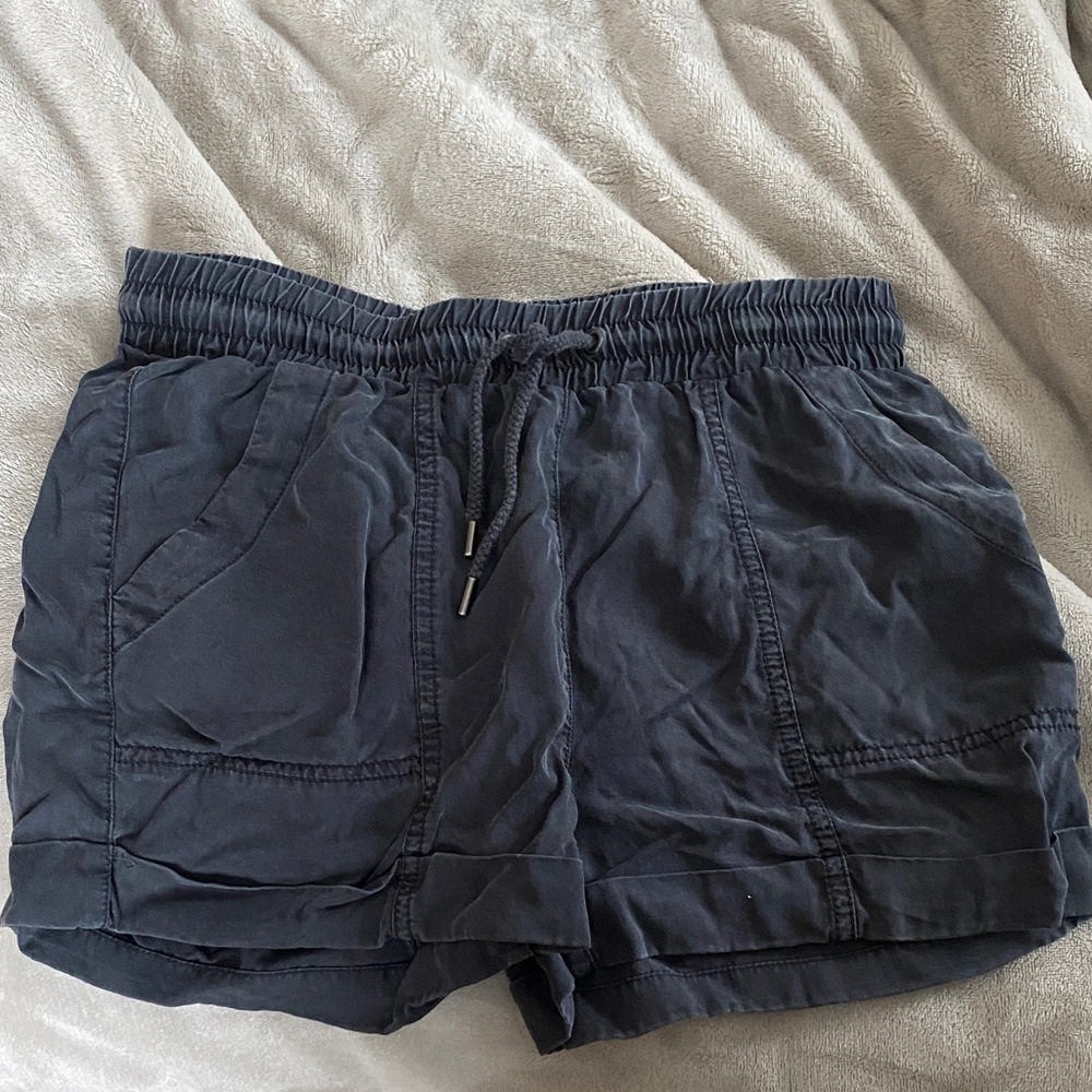 XS Universal Thread Dark Grey casual shorts